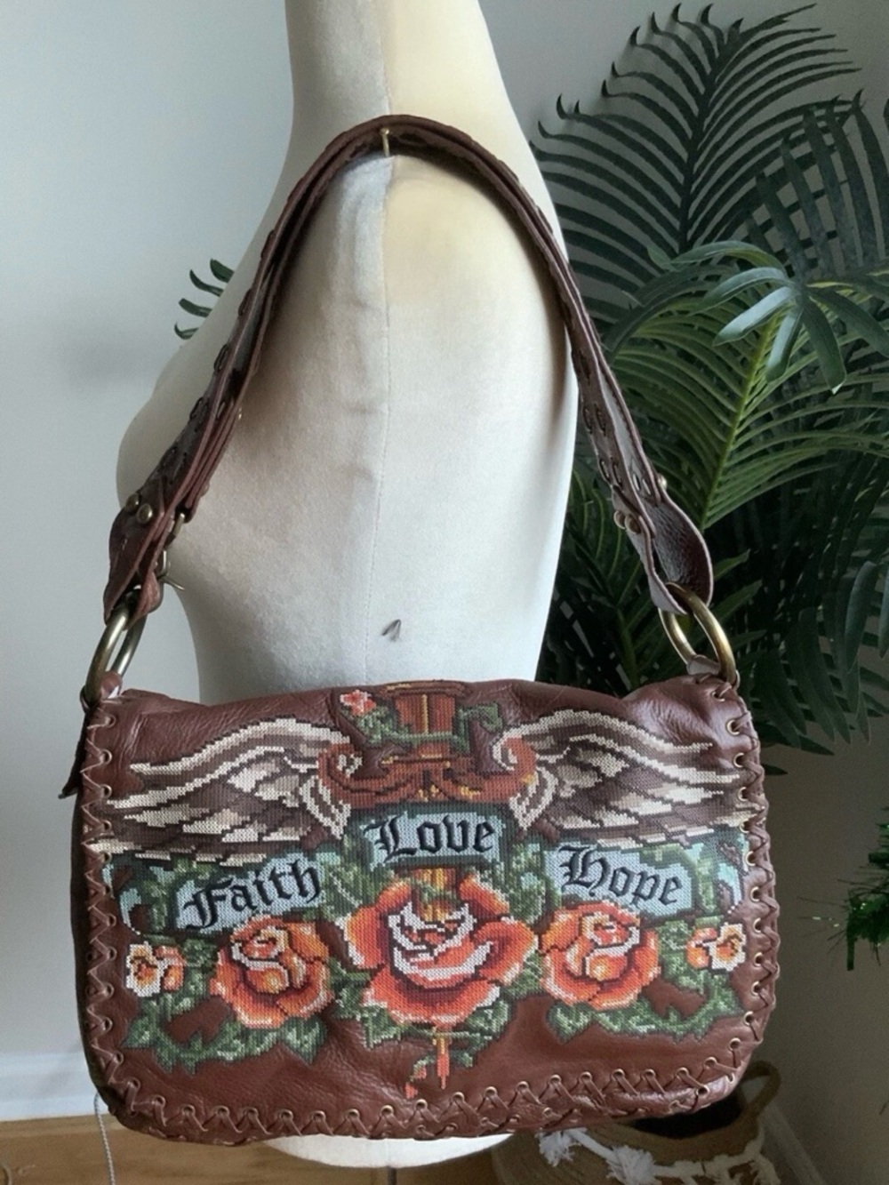 ISABELLA FIORE Y2K LEATHER NEEDLEPOINT FAITH LOVE HOPE MESSENGER BAG